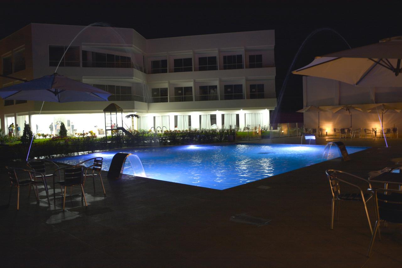 Hotel Palmeras De Luz Moniquira Luaran gambar