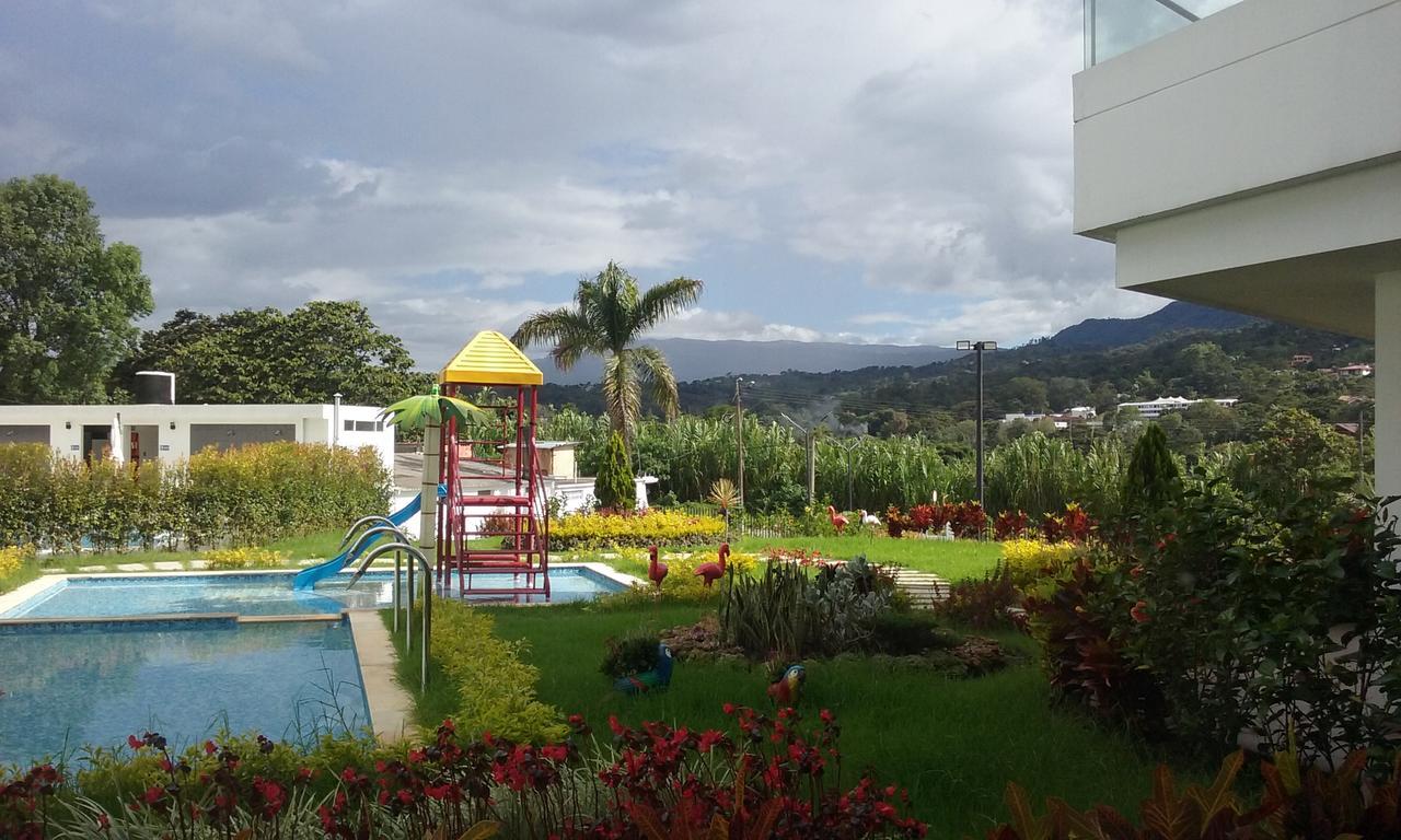 Hotel Palmeras De Luz Moniquira Luaran gambar